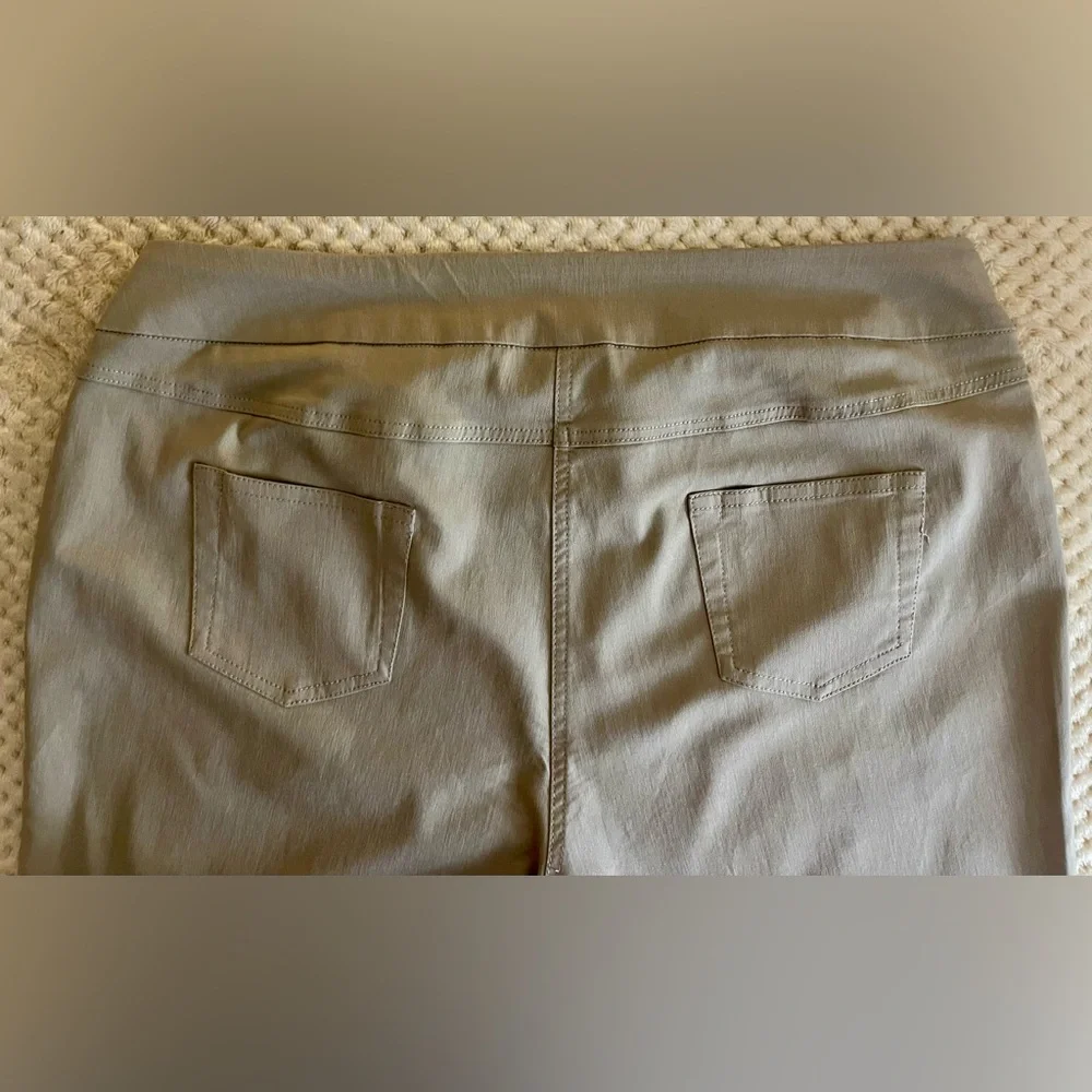 Women’s “Slim-sation by MULTIPLES” Slimming Khaki Capris - Picture 5 of 12